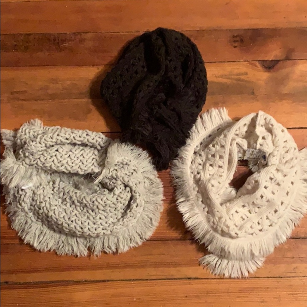 Lot of American Eagle scarfs